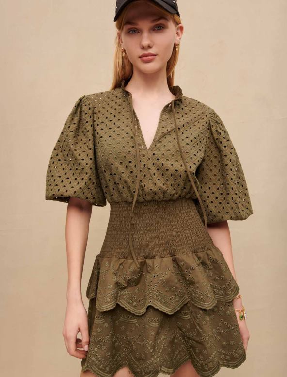 Maje vestido corto con bordado inglés ropa caqui mujer 2J08B256